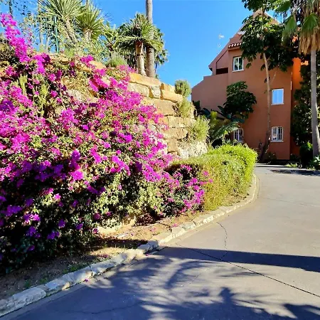 Two Bedroom Walking Distance To A Stunning In Casares Costa Apartament *